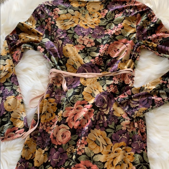 Topshop faux velvet flower print wrap dress. NWT 2 - Picture 8 of 8